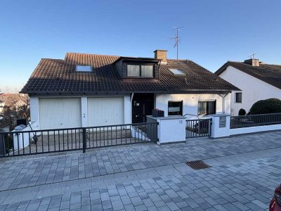 Geschmackvolle 2-Zimmerwohnung mit Terrasse, Gartennutzung und Garage