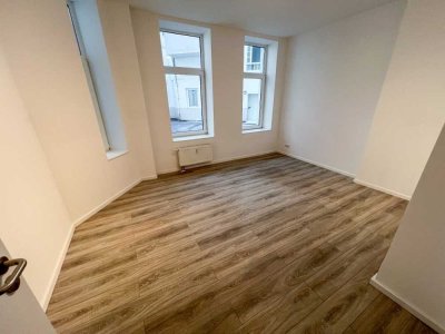 2 Zimmer Erdgeschosswohnung mit Einbauküche in der Alten Bürger