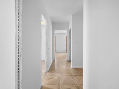 Erstbezug im grünen Zehlendorf: Lichtdurchflutete 4-Zi.-Wohnung mit Balkon und optimaler Anbindung