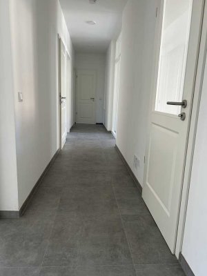Helle 4- Raum- Wohnung in der Nikolaivorstadt