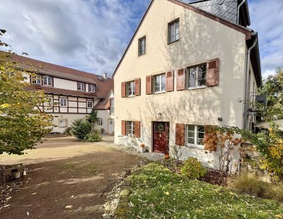Hochwertige 3-Zimmer-Wohnung im Landhausstil mit Terrasse und Kamin in Dresden-Bühlau