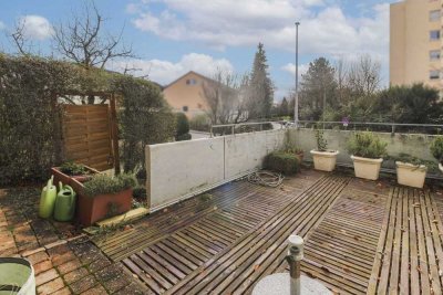 Perfektes Zuhause für Familien: Großzügiges Haus mit Balkon, Terrasse, Garten und zwei Garagen
