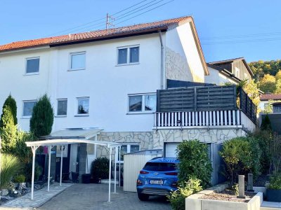 Modernisierte, kreativ gestaltete Doppelhaushälfte, nur wenige Schritte vom Ortsrand entfernt