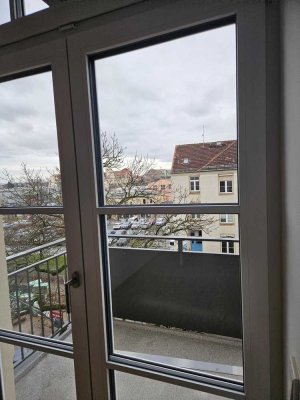 Moderne 2-Zimmer Wohnung im 4. OG mit Balkon in Dresden Striesen-Ost