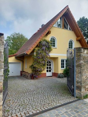 Hochwertiges freistehendes Einfamilienhaus in bester Lage von Merseburg (provisionsfrei)