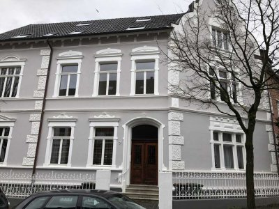 Schöne 2-Zimmer-Wohnung im sanierten Altbau (*bitte beachten)
