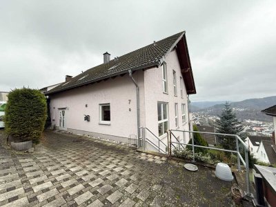 NEU: 317qm großes Zweifamilienhaus mit perfektem Blick über Werdohl von Balkon und Wintergarten!!!