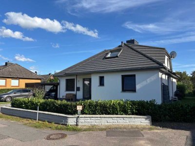 Modernisiertes Einfamilienhaus mit Garten in ruhiger Lage