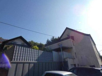 Attraktives 8-Zimmer-Mehrfamilienhaus zur Miete in Hirschhorn/Pfalz
