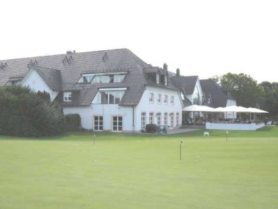 Am Golfclub Seddiner See, beste Anbindung an Berlin/Potsdam, 1.OG, 2 Bd, gr. Balkon, grüner Ausblick