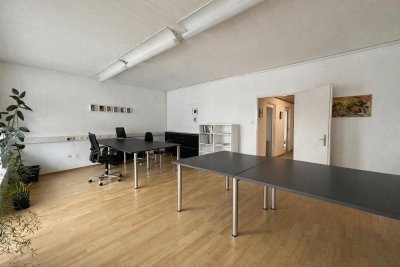 Vielseitige Einheit im Zentrum von Klagenfurt: Wohnen, Büro oder Praxis möglich!