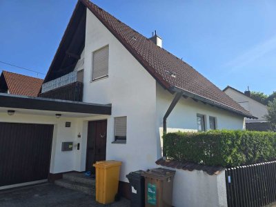 Wunderschönes Einfamilienhaus mit gehobener Innenausstattung, Garten und Balkon in Augsburg