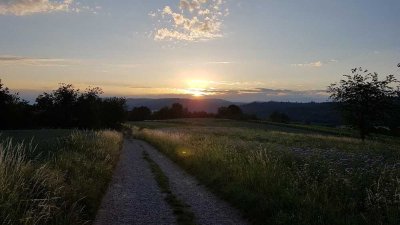 Sofort einziehen oder vermieten:  2,5-Zimmerwohnung mit eigener Garage – ideal als Ferienwohnung