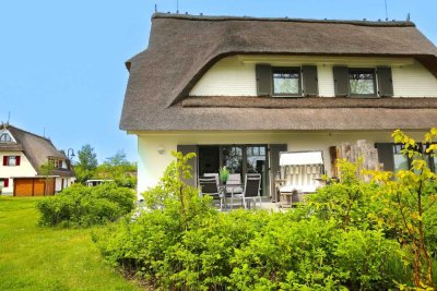 Wunderschöne Reetdach-Doppelhaushälfte im Ostseebad Boltenhagen!