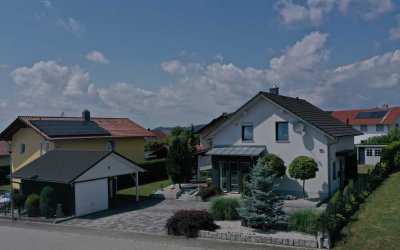 NEUWERTIGES, RUHIG GELEGENES EINFAMILIENHAUS MIT HERRLICHEM GARTEN UND GARAGE IN WINZER/NEßLBACH