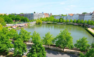 PENTHOUSE + PLATZLAGE MIT SEEBLICK AM ENGELBECKEN + 3 TERRASSEN + 7. OG / LIFT + GARTEN + TG-PLÄTZE