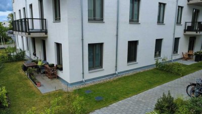 Gehobene Neubau 3-Zimmer-Erdgeschoss-Wohnung mit EBK und Terrasse in Stahnsdorf