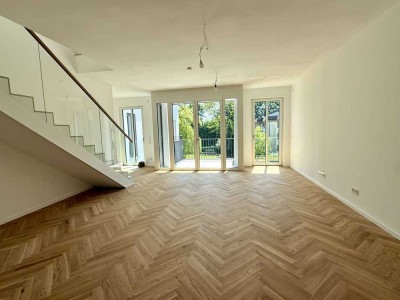 ab sofort! 4 Zimmer Maisonettewohnung mit Dachterrasse und Balkon, 2 Bäder, Fahrstuhl& Tiefgarage