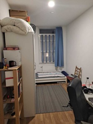 WG Wohnung- 4 Zimmer Wohnung mit Einbauküche