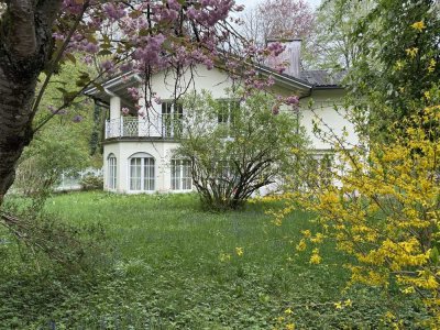 STILVOLLE VILLA IN BESTLAGE