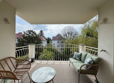 SONNIGE TERRASSENMIETE IN GRÜNRUHELAGE MIT PARKPLATZ