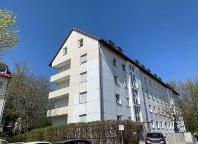 Freising: 
Gut geschnittene vier Zimmer Wohnung mit Loggia