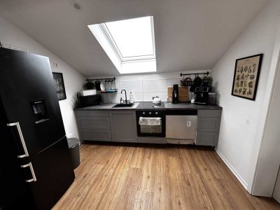 Neuwertige Wohnung mit zwei Zimmern sowie Balkon und Einbauküche in Linnich