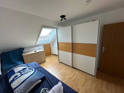 Charmante 2,5-Zimmer-Wohnung mit Balkon und zwei Stellplätzen in ruhiger Wohnlage