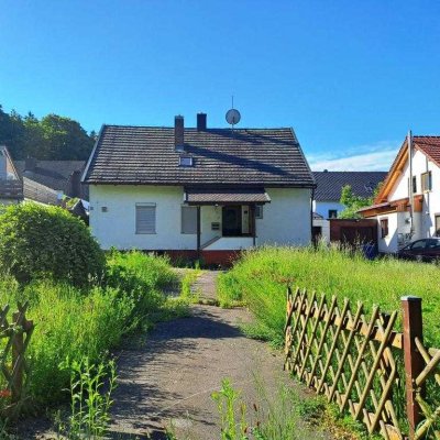 Kleines Haus mit Terrasse, Garage und Garten zwischen Vilshofen und Passau