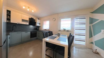 Moderne 3,5 Zimmer Wohnung mit Loggia