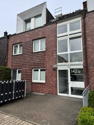 gepflegte 3-Raum-Wohnung mit Balkon und TG-Stellplatz am Köllnischen Wald