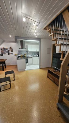 Attraktive 2-Zimmer-Maisonette-Wohnung mit Balkon und Einbauküche in Haiterbach