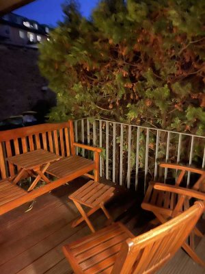 Luxuriöse, voll eingerichte Hochparterre-Whg. mit 2 Zi, Bad, Balkon in Köln für Sofortbezug