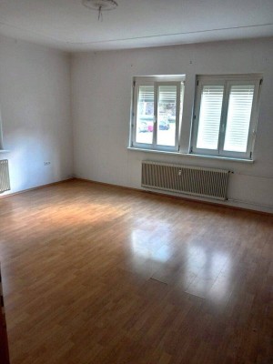 Unmöblierte 3-Zimmer-Altbauwohnung im Halbstock in Thörl nahe Kapfenberg zu mieten !