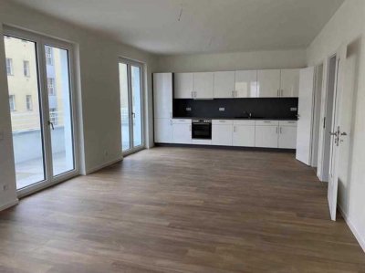 Moderne 4-Zimmer-Wohnung mit Balkon und Einbauküche – Tempelhof-Schöneberg