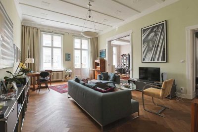Exklusive Rarität: Wunderschöner Stuckaltbau,  3. OG, Aufzug, 5 Zi., 2 Bäder, Gäste-WC u. Westbalkon