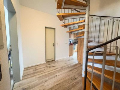 Urban, offen, flexibel – Klimatisierte Maisonette-Wohnung über den Dächern von Offenbach