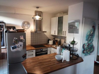 Vollmöblierte befristete 3-Zimmer-Wohnung mit Einbauküche in Augsburg