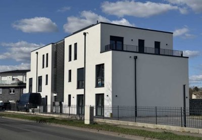 Traumhaft und neue  Penthaus-Wohnung in Top Wohnlage