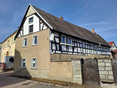 Sanierungsbedürftiges Bauernhaus in guter Wohnlage in Gutenborn/ OT Heuckewalde