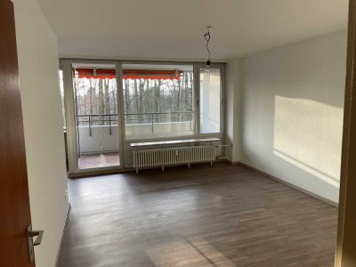 Exklusive, gepflegte 3-Raum-Wohnung mit Balkon und Einbauküche in Stuttgart