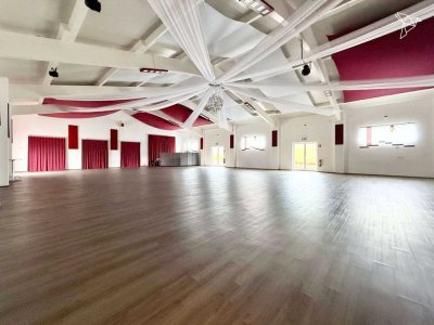 WOHNEN, INVESTIEREN, VERANSTALTEN � Einfamilienhaus mit Eventhalle in Massenbachhausen!