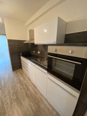 schöne 2 Zimmer Wohnung mit EBK im Erdgeschoß