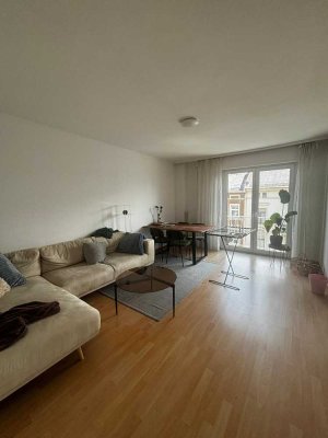 Wunderschön helle möblierte 2,5-Zimmer-Wohnung Westend