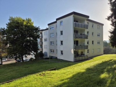 Schöne 2,5-Zimmer-Wohnung mit Balkon und tollem Ausblick zu vermieten - ab 16.10.25 frei!!