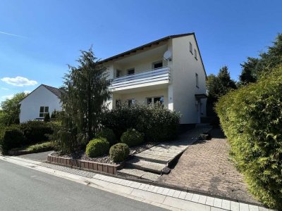 Zweifamilienhaus mit großem Garten, Balkon, Garage in Borgentreich-Körbecke