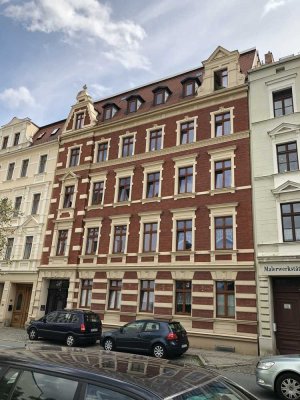 Interessante 3-Raumwohnung mit Lift, Fußbodenheizung, offener Küche & Stellplatz !