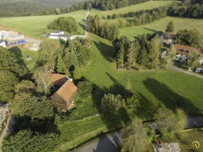 Sanierungsbedürftiges Einfamilienhaus, mit großzügigem Grundstück, zu verkaufen