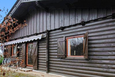 Sommer trifft Freizeitgenuss, fußläufig zum Strandband am Klopeinersee, Holzblockhaus winterfest