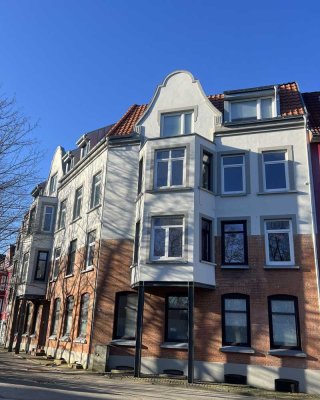 Altbauperle: energetisch saniertes MFH in zentraler Lage